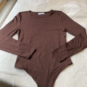 Babaton Contour Bodysuit - Long sleeve crewneck